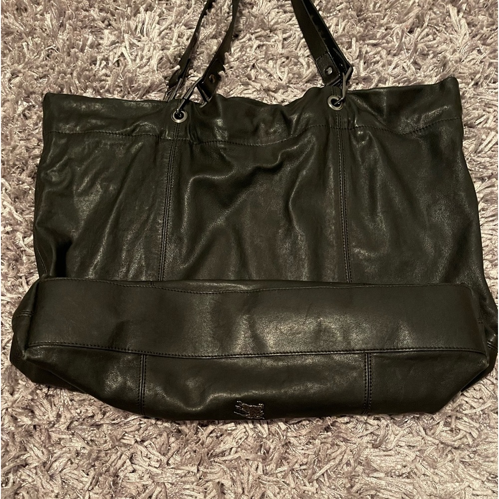 Authentic Burberry tote with dust bag. Like new condition. - Picture 4 of 15